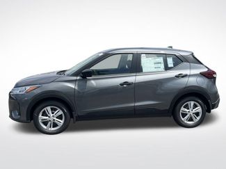 New 2025 Nissan Kicks Play S video 2