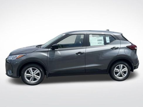 New 2025 Nissan Kicks Play S image 2