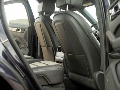 Used 2019 Porsche Cayenne Turbo image 27