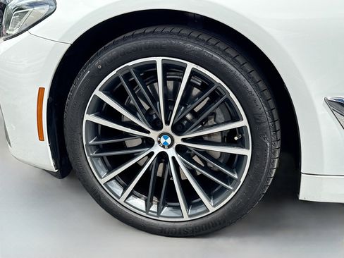 Used 2022 BMW 530i w/ Convenience Package RWD image 43