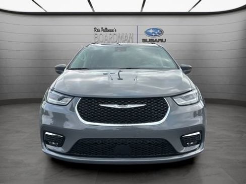 Used 2021 Chrysler Pacifica Touring w/ Cold Weather Group FWD image 12