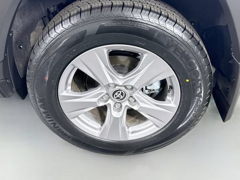 Certified 2025 Toyota RAV4 LE AWD/4WD image 31