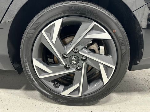 Used 2025 Hyundai Elantra Sport image 57