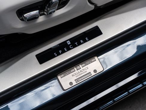 Used 2024 Rolls-Royce Spectre w/ Spectre Launch Package AWD/4WD image 9