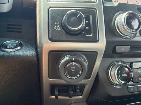 Used 2017 Ford F150 Platinum w/ Equipment Group 701A Luxury AWD/4WD image 53