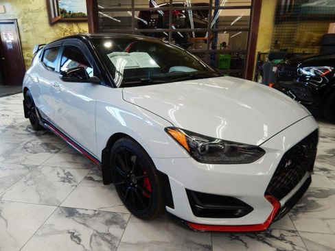 Used 2020 Hyundai Veloster N image 4