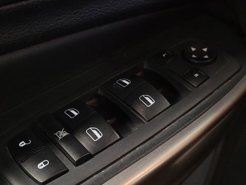 Used 2021 Jeep Cherokee Latitude FWD image 27