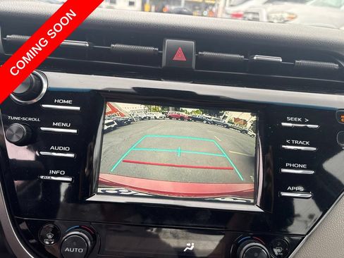 Used 2018 Toyota Camry SE FWD image 23