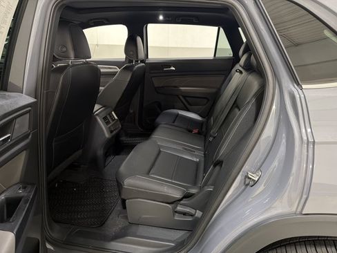 Certified 2021 Volkswagen Atlas Cross Sport SE w/ Panoramic Sunroof Package AWD/4WD image 8