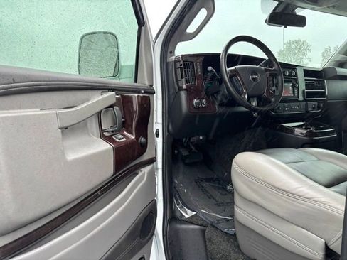 Used 2019 GMC Savana 2500 RWD image 13