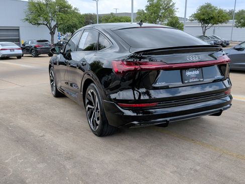 Used 2023 Audi e-tron Premium Plus image 8