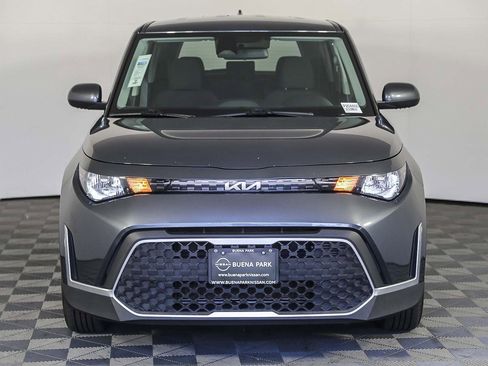 Used 2023 Kia Soul LX image 3