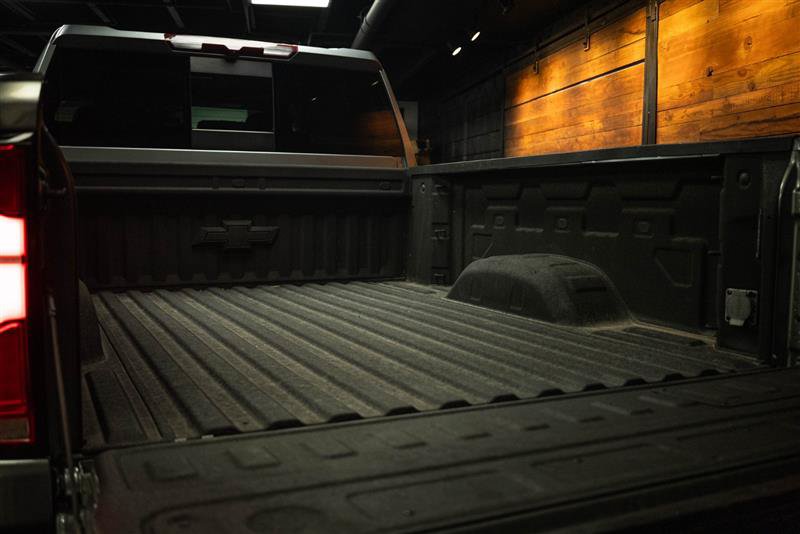 Used 2025 Chevrolet Silverado 2500 LTZ w/ LTZ Convenience Package AWD/4WD image 7