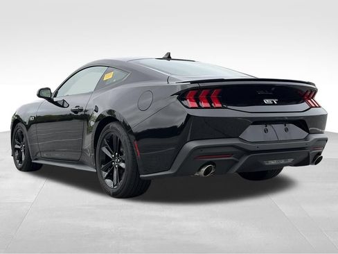Used 2025 Ford Mustang GT RWD image 4