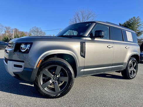 Used 2022 Land Rover Defender 110 S image 1