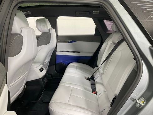 New 2026 Cadillac Optiq Sport 1 w/ LPO, Floor Liner Package AWD/4WD image 27