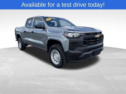 Used 2026 Chevrolet Colorado W/T RWD image 3
