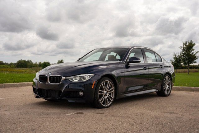 Used 2017 BMW 340i Sedan w/ Premium Package Essential RWD image 3