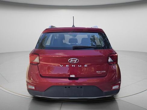 Used 2024 Hyundai Venue Limited FWD image 5