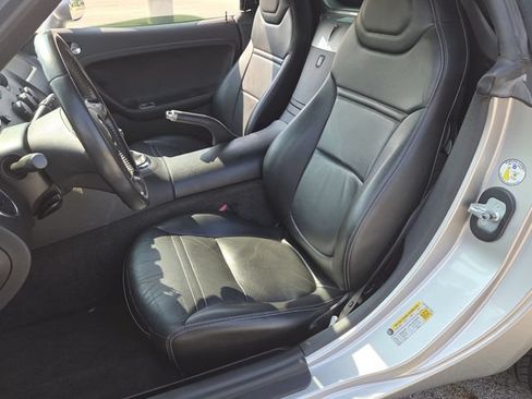 Used 2006 Pontiac Solstice Convertible w/ Premium Package RWD image 22
