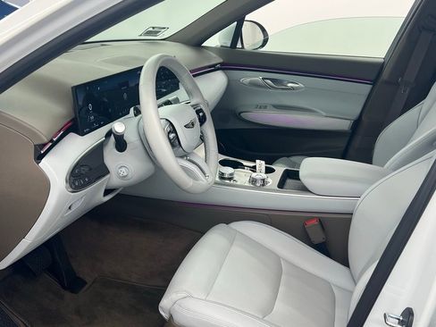 Used 2026 Genesis GV70 2.5T Advanced image 10