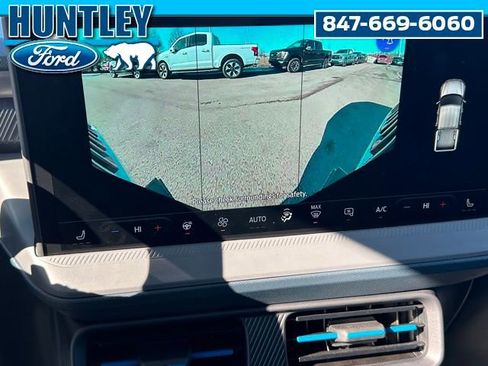 Used 2025 Ford Maverick Lobo AWD/4WD image 28
