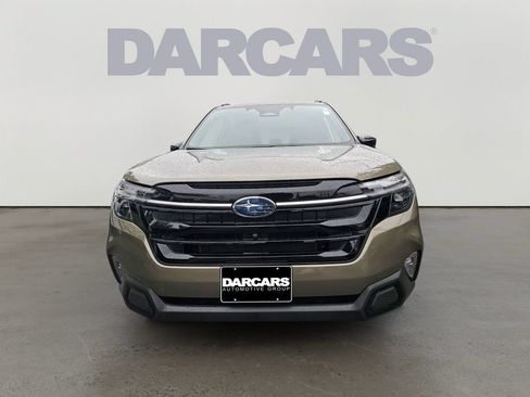 Used 2025 Subaru Forester Touring AWD/4WD image 2