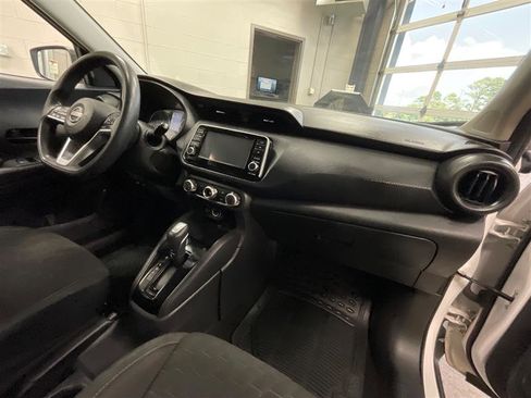 Used 2022 Nissan Kicks S image 25