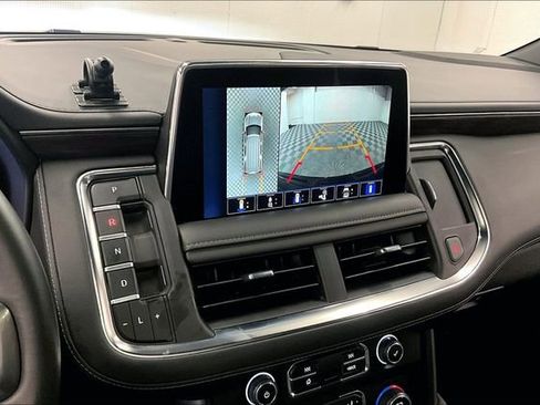 Used 2024 Chevrolet Suburban Z71 image 28