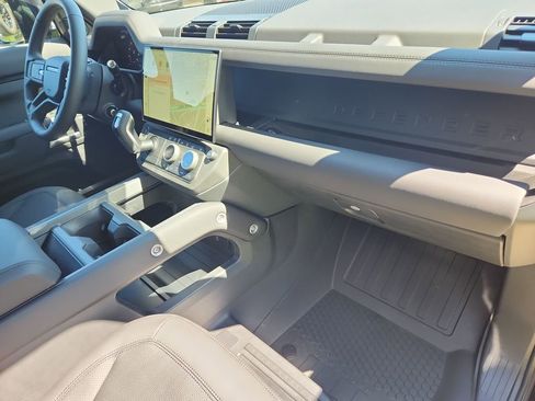 New 2026 Land Rover Defender 110 X-Dynamic SE AWD/4WD image 26