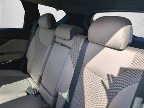 Used 2020 Hyundai Santa Fe SEL w/ Convenience Package image 18