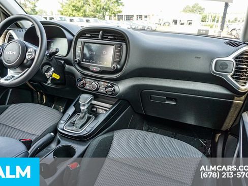 Used 2025 Kia Soul LX w/ LX Technology Package FWD image 24