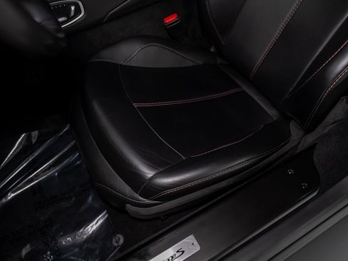 Used 2020 Aston Martin V8 Vantage Coupe image 32