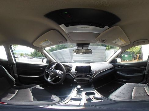 Used 2025 Nissan Altima 2.5 SV FWD image 39