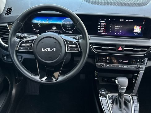 Used 2024 Kia Seltos S AWD/4WD image 14