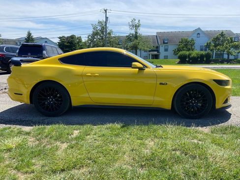 Used 2017 Ford Mustang GT w/ GT Performance Package RWD image 6