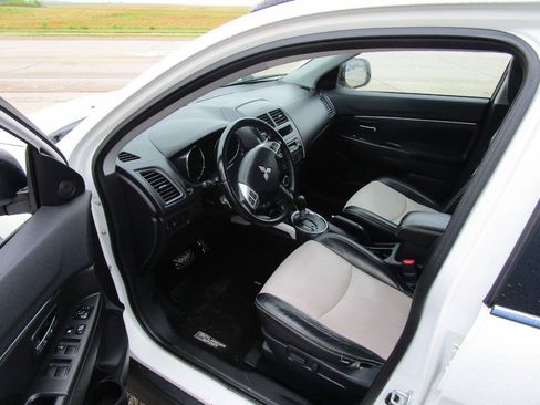 Used 2013 Mitsubishi Outlander Sport LE FWD image 10
