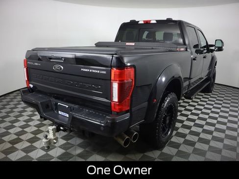 Used 2022 Ford F250 Lariat w/ Black Appearance Package image 4