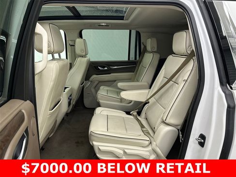 Used 2021 GMC Yukon XL Denali w/ Denali Premium Package image 25