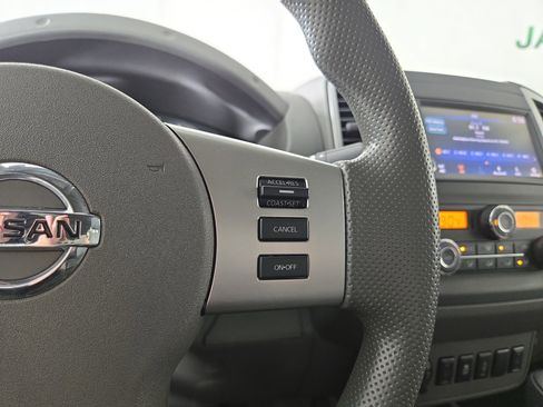 Used 2021 Nissan Frontier SV w/ Midnight Edition Floor Mats image 16