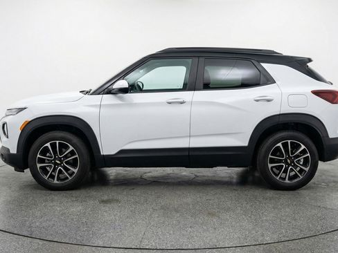 Used 2025 Chevrolet TrailBlazer LT AWD/4WD image 5