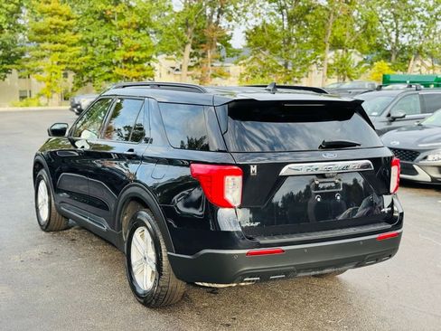 Used 2022 Ford Explorer XLT image 4