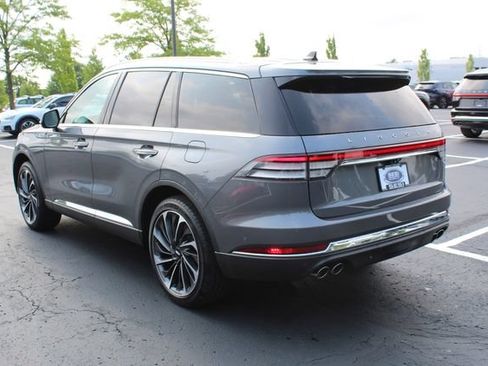 Used 2022 Lincoln Aviator Reserve w/ Equipment Group 201A AWD/4WD image 8