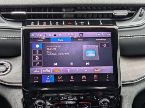 New 2025 Jeep Grand Cherokee L Limited w/ Luxury Tech Group II AWD/4WD image 19