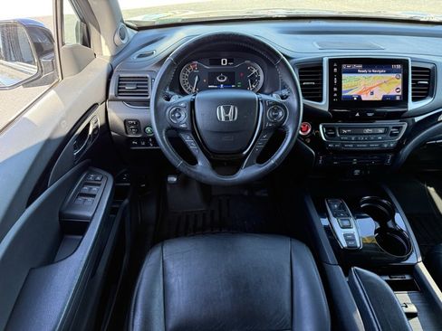 Used 2017 Honda Pilot Touring image 8