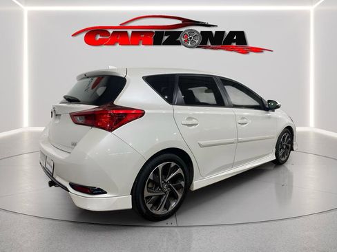 Used 2018 Toyota Corolla iM image 3