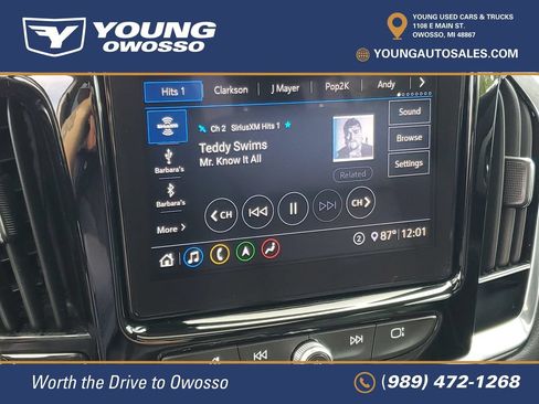 Used 2021 Chevrolet Traverse LT w/ LT Premium Package AWD/4WD image 17