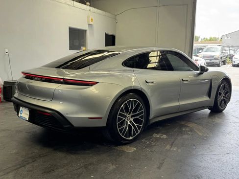 Used 2021 Porsche Taycan RWD image 4