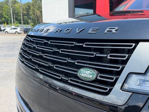 Used 2023 Land Rover Range Rover SE AWD/4WD image 4