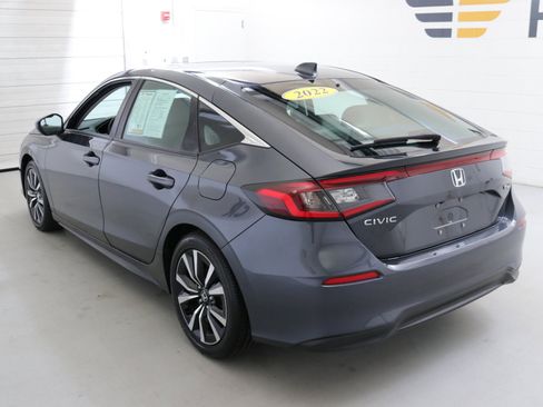 Used 2022 Honda Civic EX-L image 6